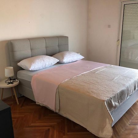 Lorena Senj  Bagian luar foto