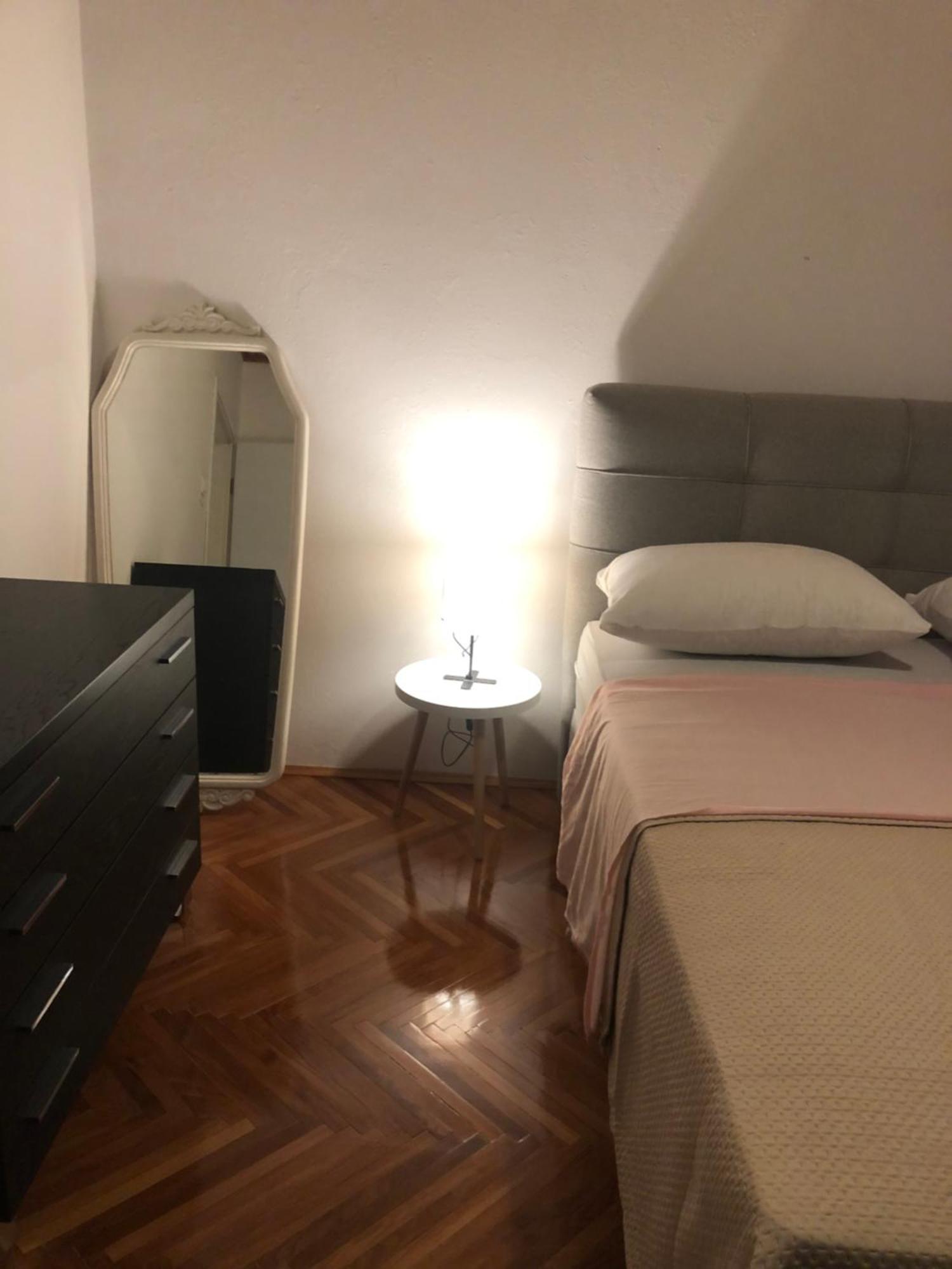 Lorena Senj  Bagian luar foto
