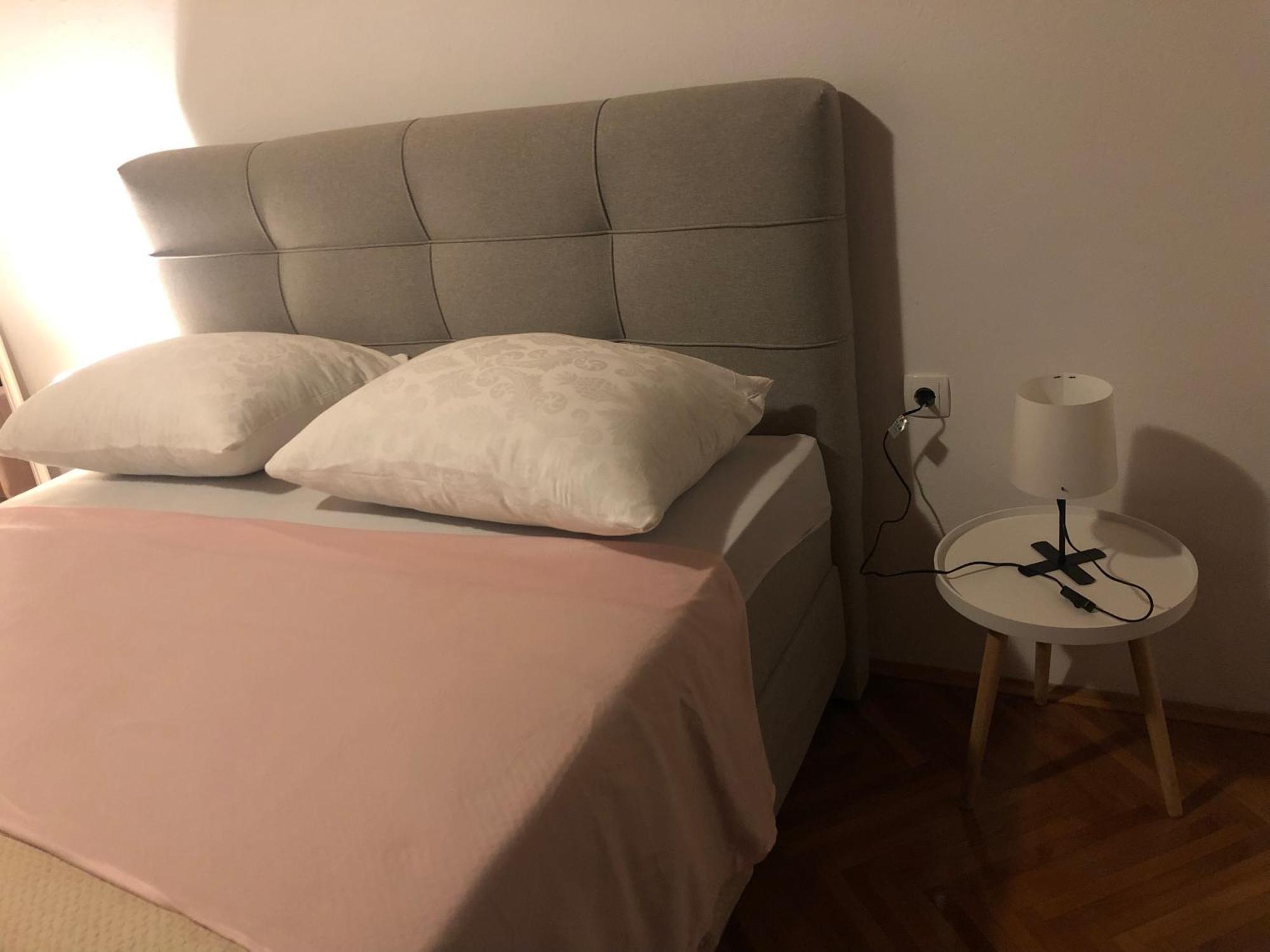 Lorena Senj  Bagian luar foto