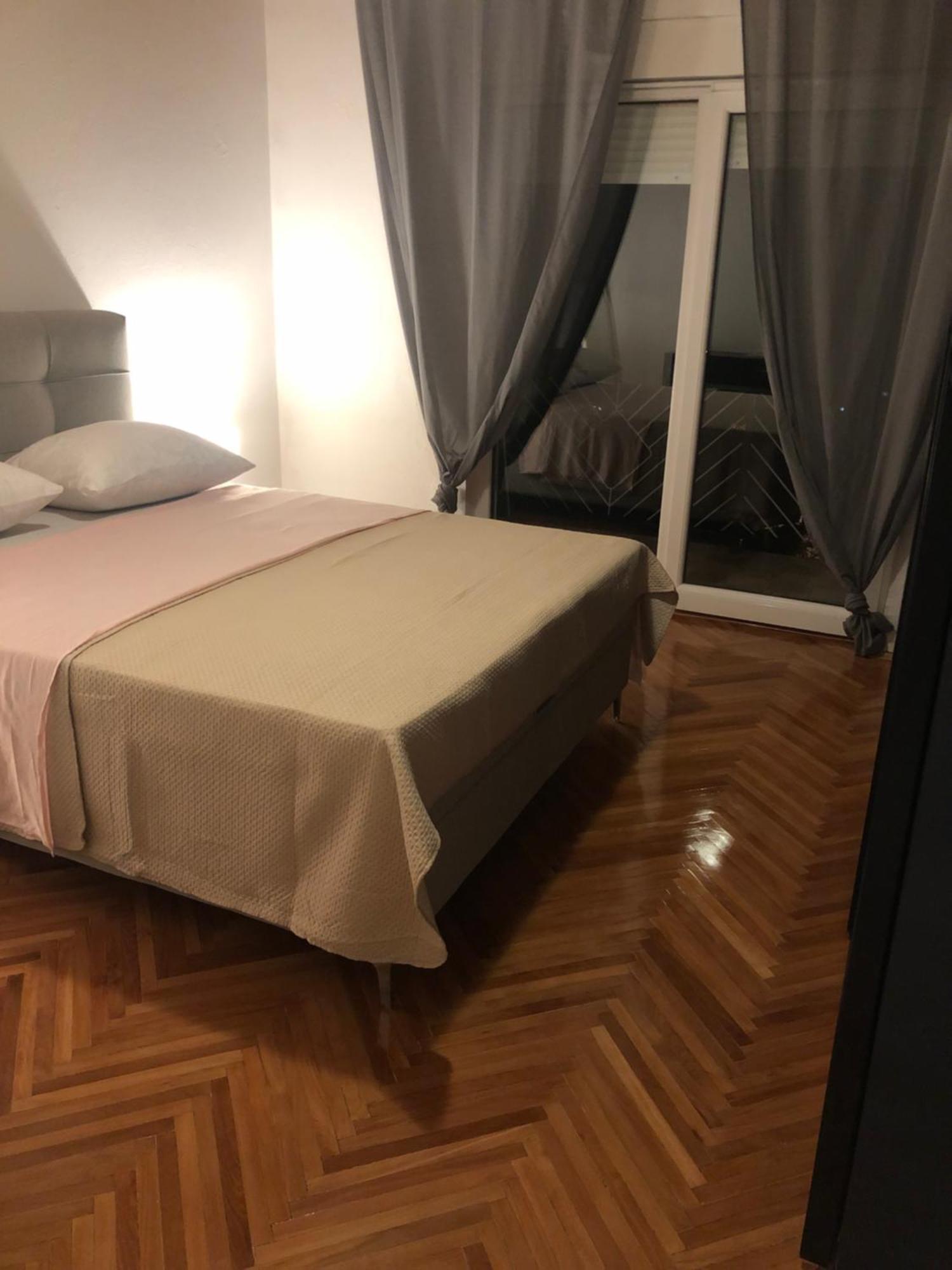 Lorena Senj  Bagian luar foto