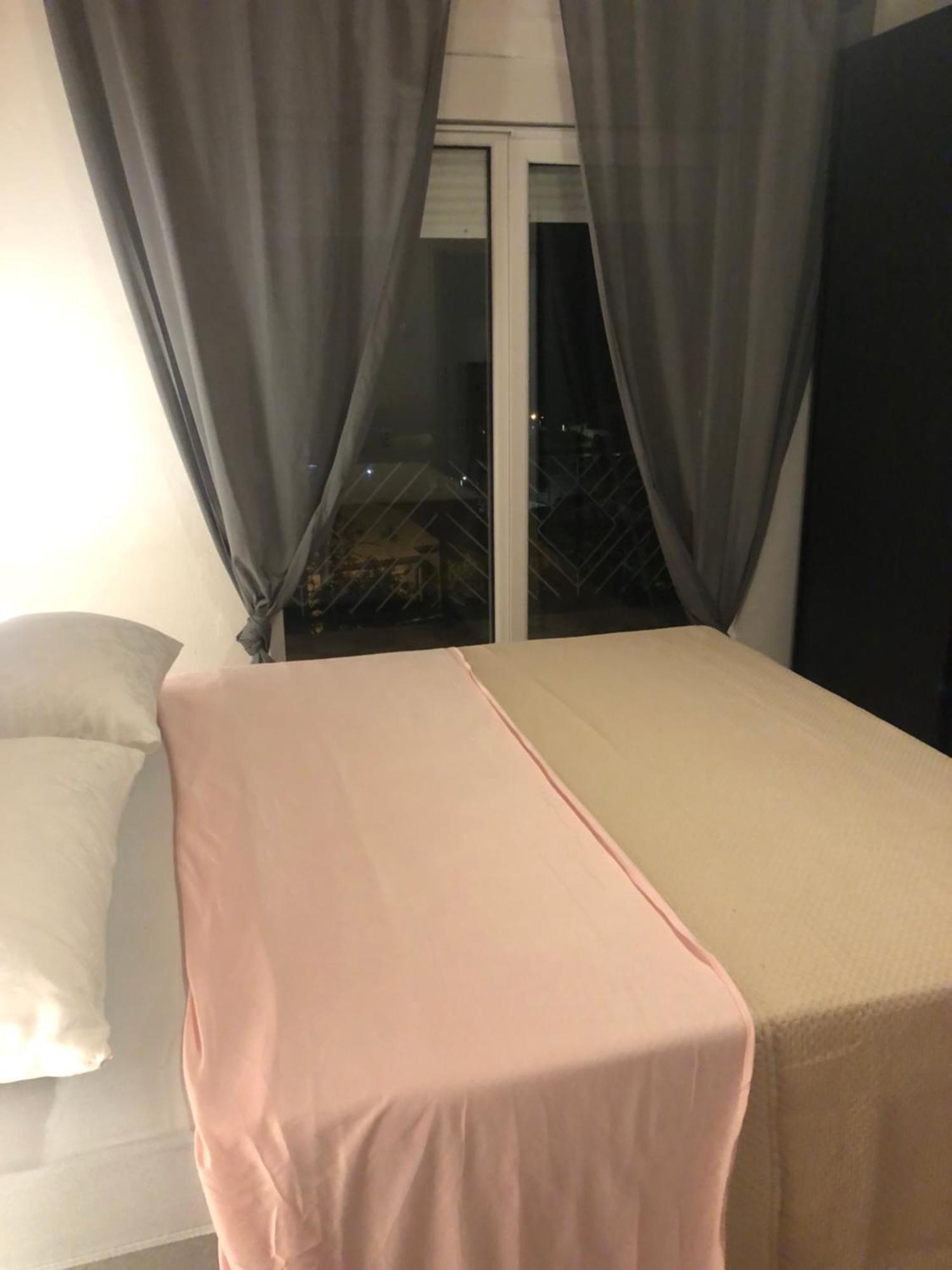Lorena Senj  Bagian luar foto