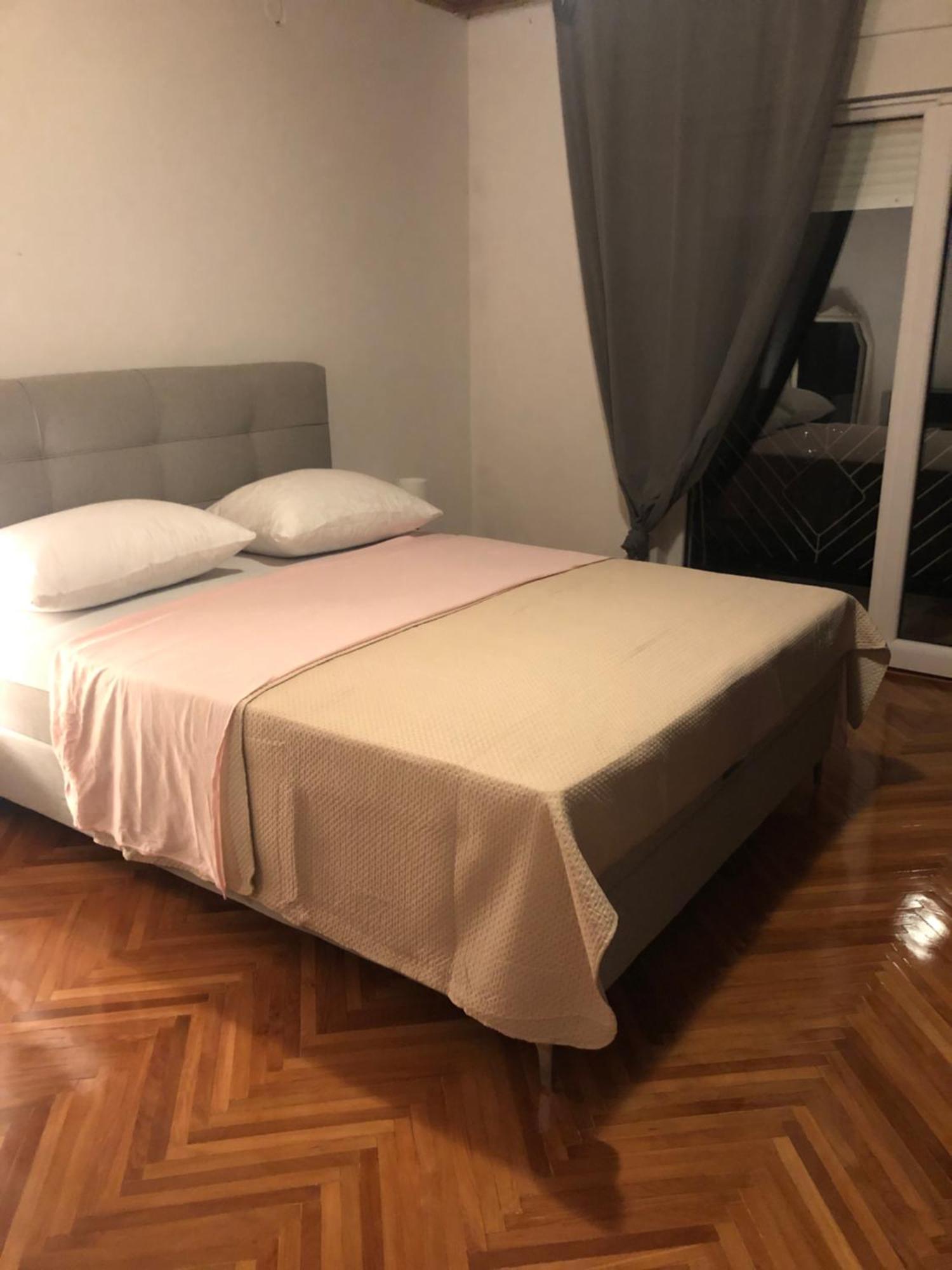 Lorena Senj  Bagian luar foto