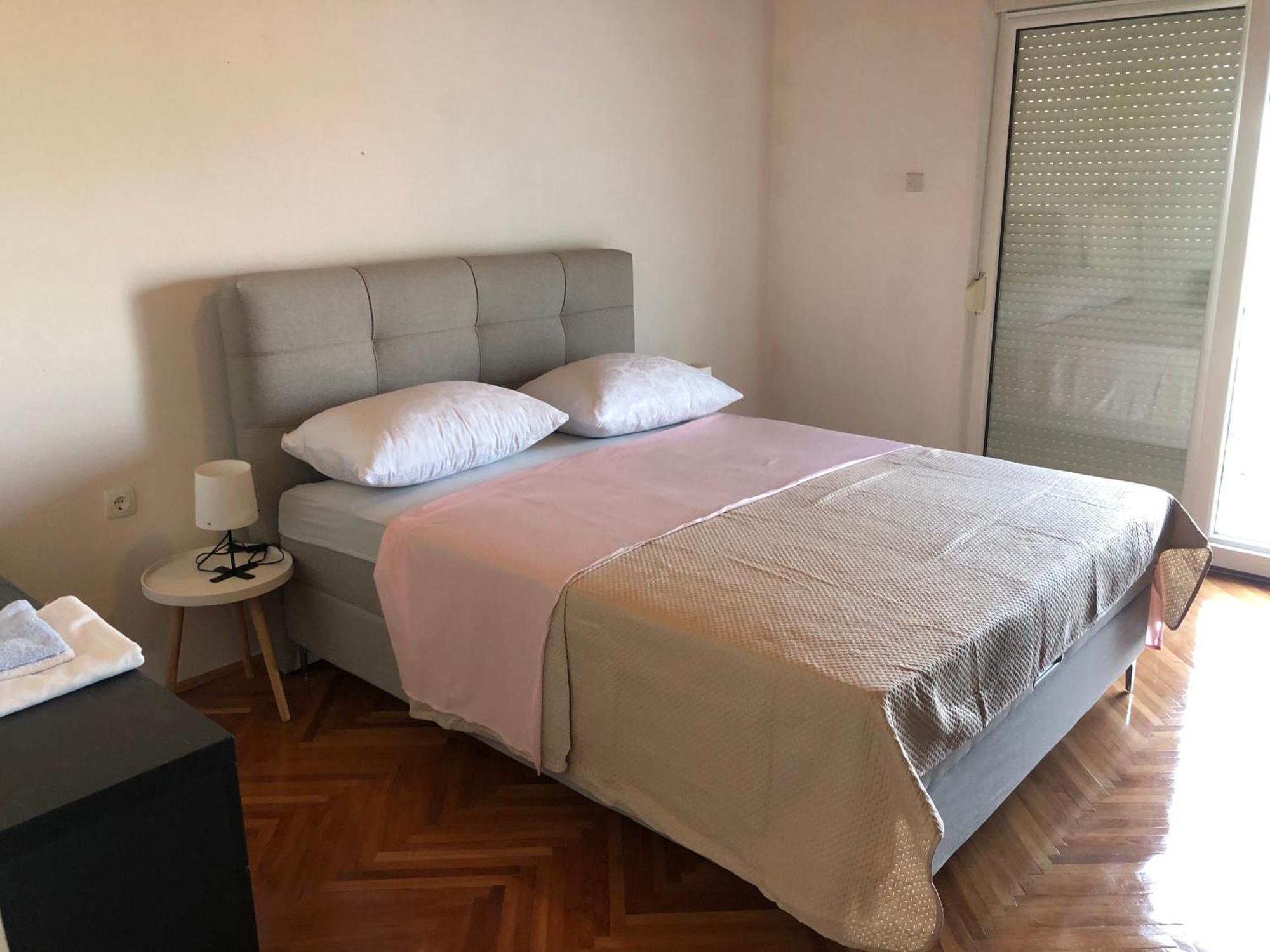 Lorena Senj  Bagian luar foto